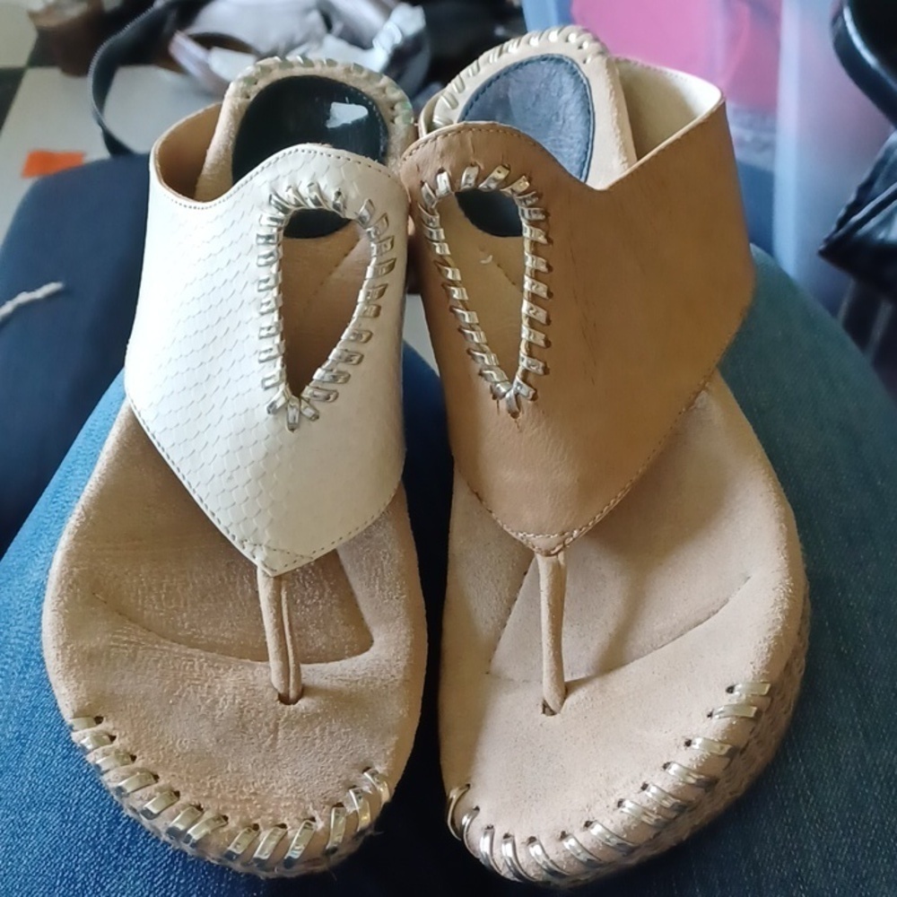 Modzori Lucia Reversible Low Wedge Sandal, Sz 9